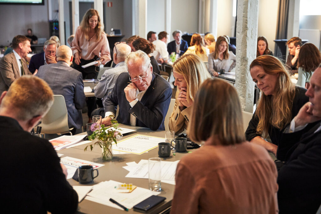 Gaia i ett arbetsmöte med samarbetspartners och kunder.